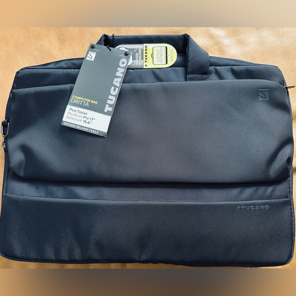 Tucano Dritta Slim Bag for Macbook Pro 17& Notebook 15,6 Black